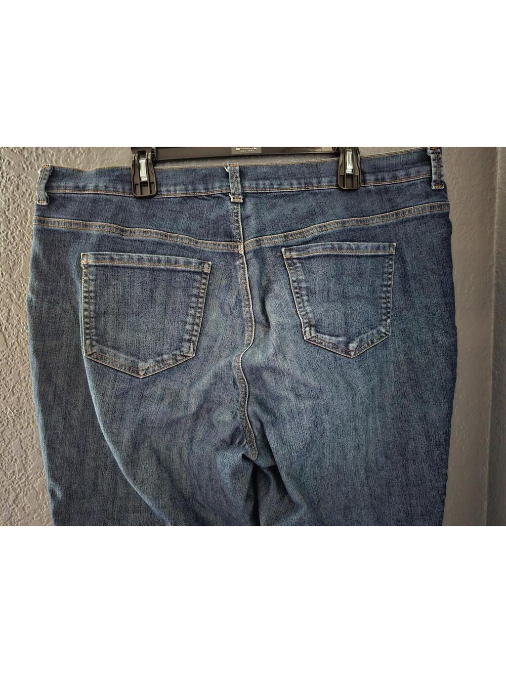 Women's Gloria Vanderbilt Amanda Denim Jeans Pants Size 18 W Blue Straight Leg - Picture 11 of 13